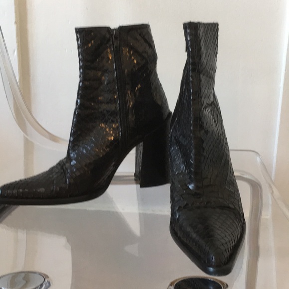 Vintage snakeskin boots - Picture 2 of 3